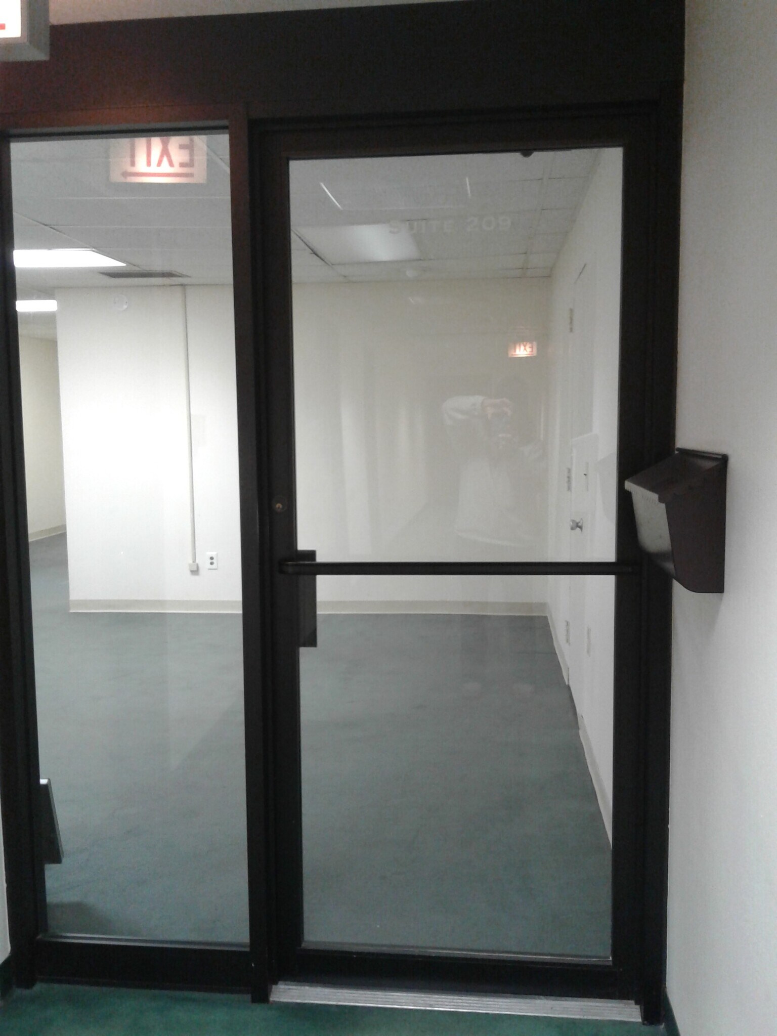 217 Wisconsin Ave, Waukesha, WI for lease Interior Photo- Image 1 of 6