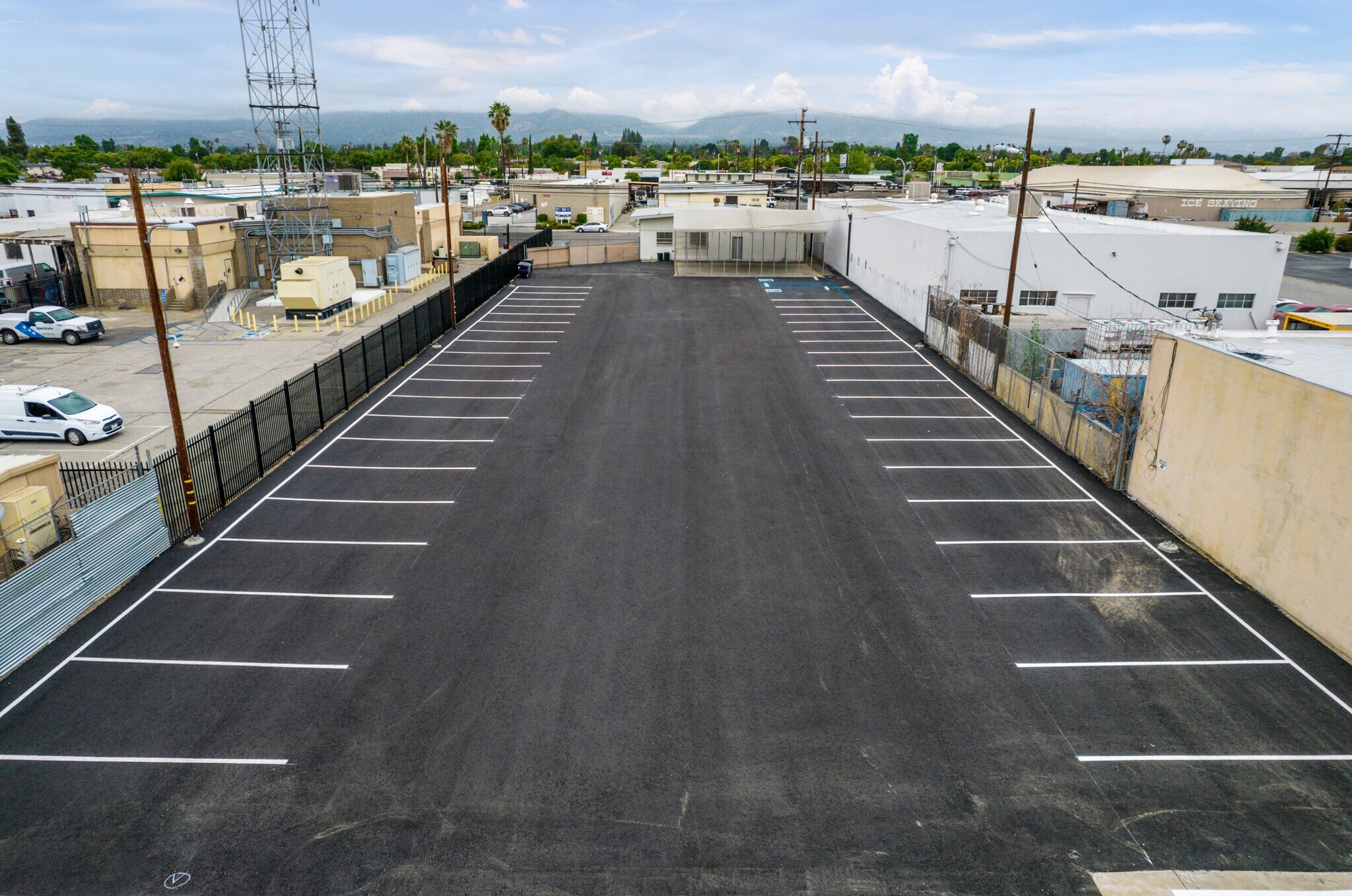 1247 Brooks St, Ontario, CA à louer Photo principale- Image 1 de 41