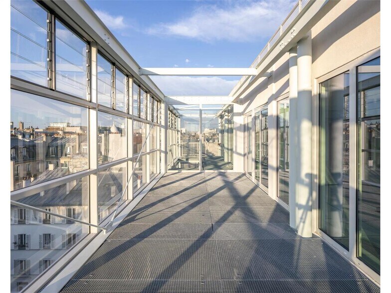 206 Rue La Fayette, Paris à louer - Photo du bâtiment - Image 3 de 20