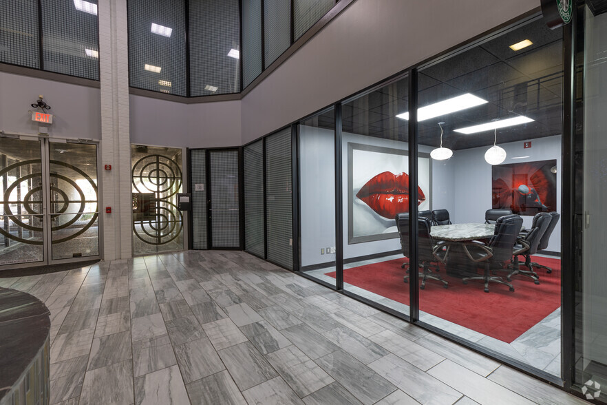 5700 NW Central Dr, Houston, TX à louer - Photo intérieure - Image 2 de 25