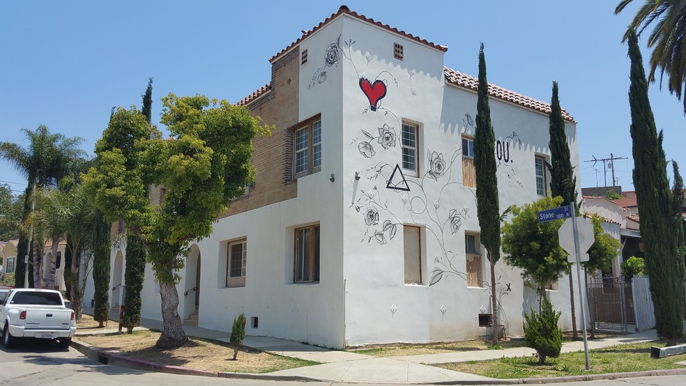 1106 N Stone St, Los Angeles, CA for sale - Primary Photo - Image 1 of 1