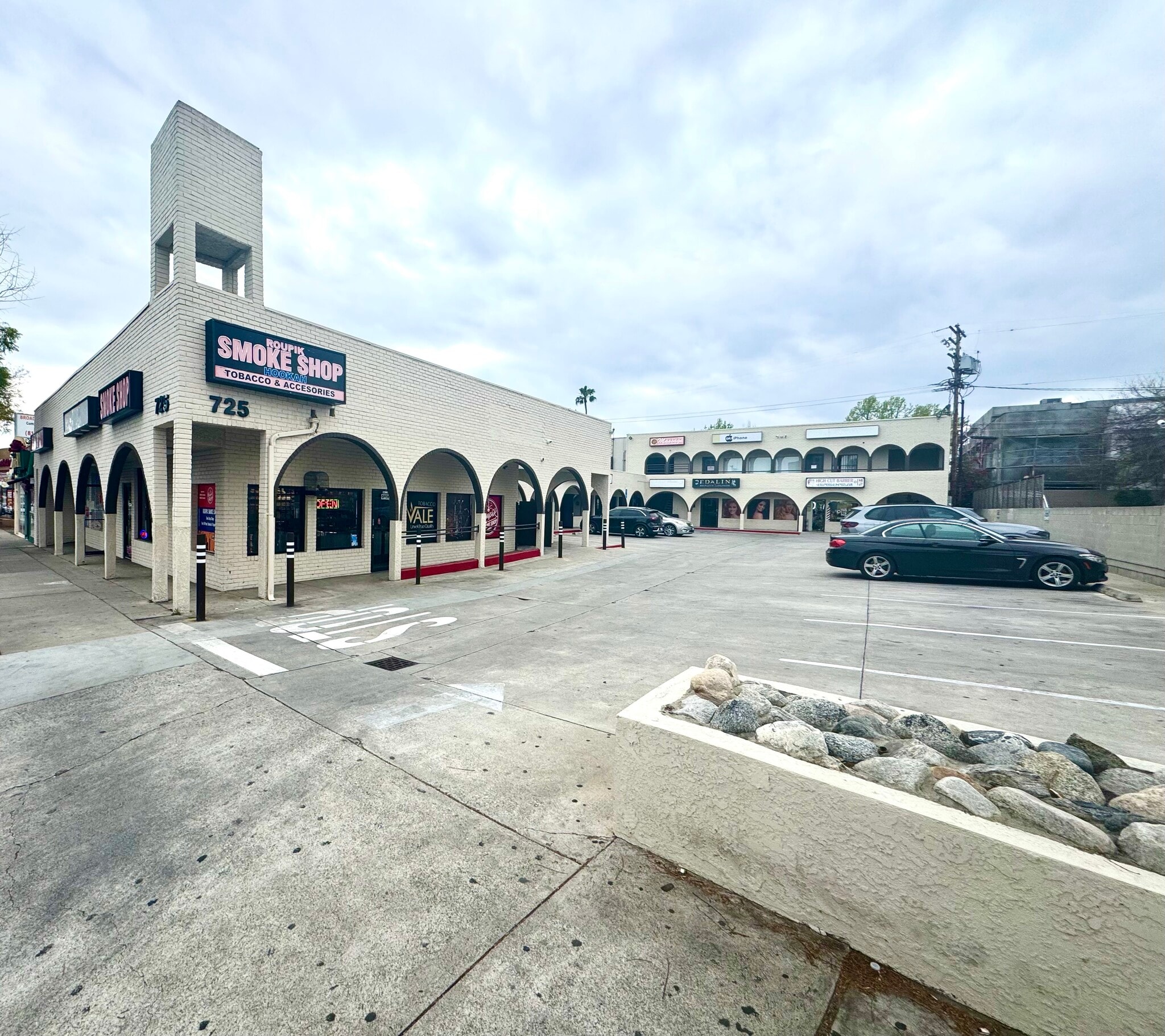 725 S Glendale Ave, Glendale, CA for lease Building Photo- Image 1 of 11