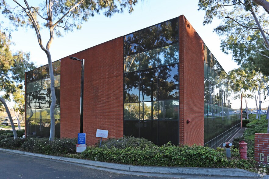 3110 Camino del Rio S, San Diego, CA à louer - Photo du bâtiment - Image 2 de 8