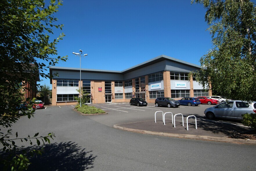Steelpark Rd, Halesowen à louer - Photo du bâtiment - Image 1 de 4