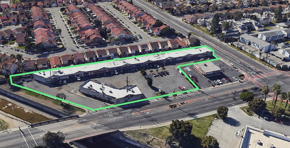 700-738 W Compton Blvd, Compton, CA for sale - Aerial - Image 1 of 8