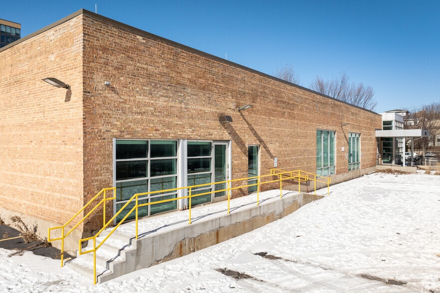 965 W Chicago Ave, Chicago, IL for sale - Building Photo - Image 1 of 10