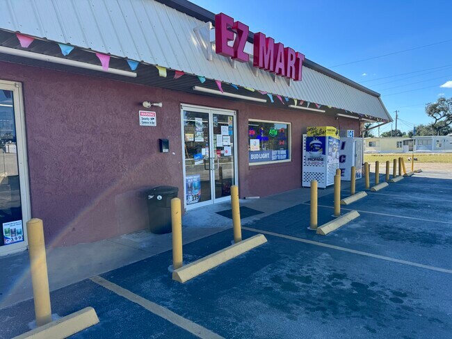 Plus de détails pour 38010 15th Ave, Zephyrhills, FL - Commerce de détail à vendre