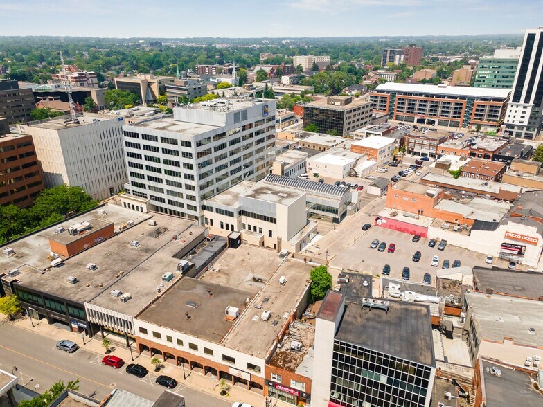 14-20 Queen St, St Catharines, ON à vendre - Photo du bâtiment - Image 2 de 3
