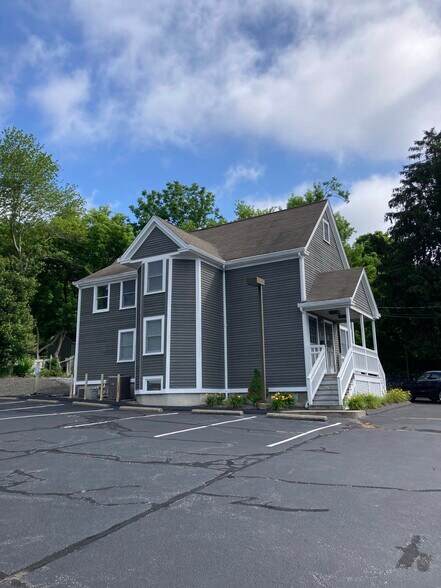 531-535 W Main St, Norwich, CT à vendre - Photo du bâtiment - Image 1 de 19