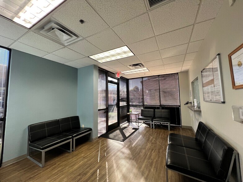 7155 W Campo Bello, Glendale, AZ à vendre - Photo du bâtiment - Image 3 de 19