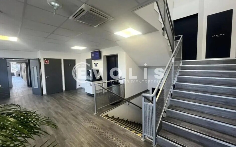 Flex dans Les Ulis à louer - Photo du bâtiment - Image 2 de 9