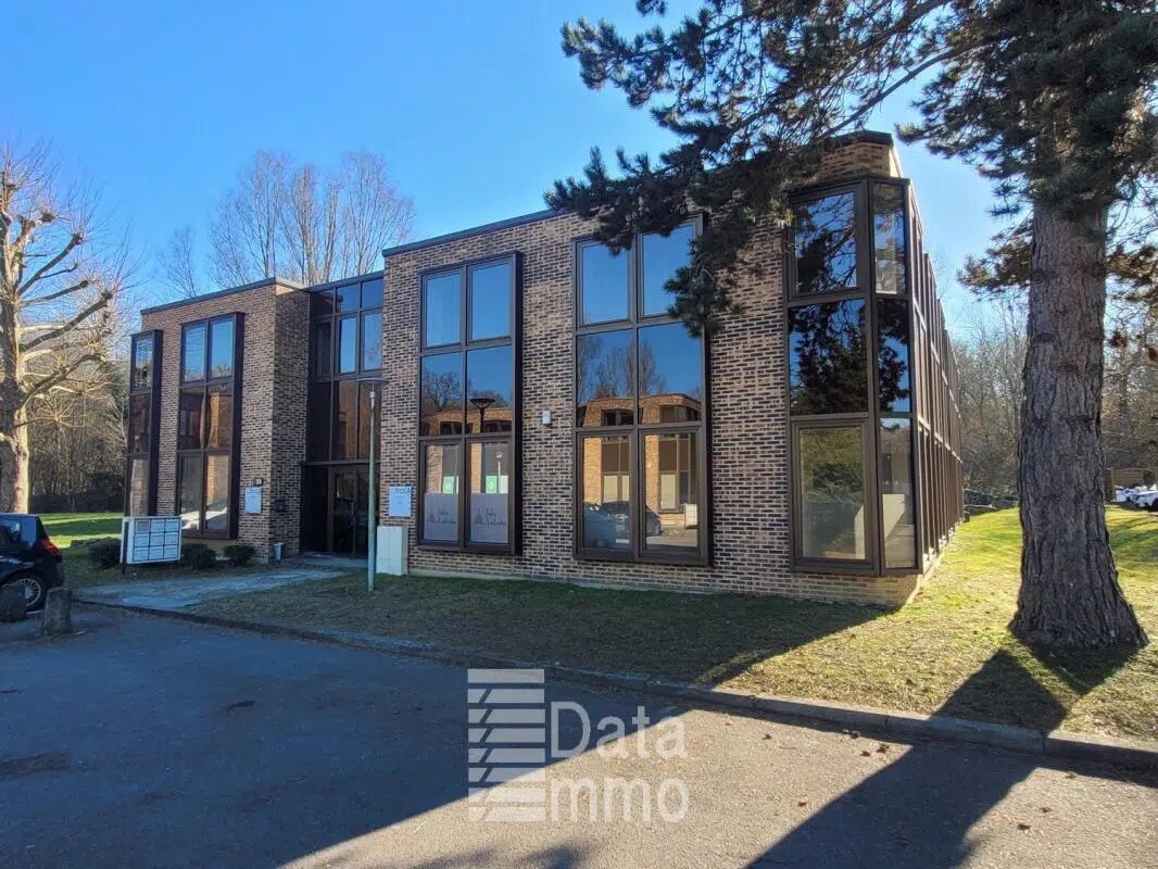 Office in Croissy-Beaubourg for lease Building Photo- Image 1 of 14