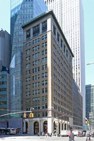 598 Madison Ave, New York, NY à vendre - Photo principale - Image 1 de 1