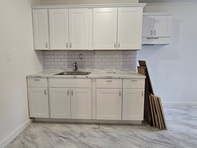 232 Stuyvesant Ave, Lyndhurst, NJ à vendre - Photo du bâtiment - Image 2 de 19