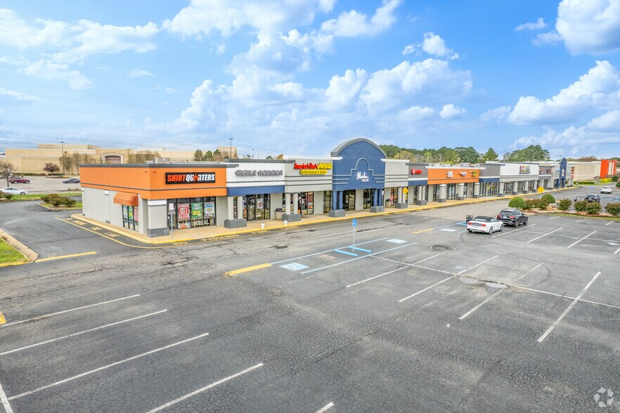 2701-2736 N Mall Dr, Virginia Beach, VA à louer - Photo du bâtiment - Image 2 de 21