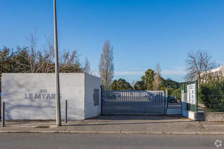 Office in Aix-en-Provence for lease - Building Photo - Image 3 of 3