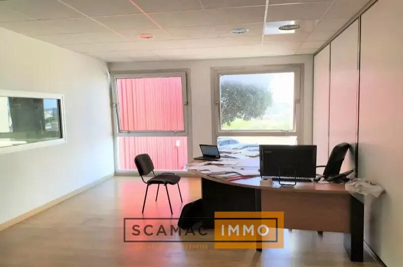 Office in Vitrolles for lease - Interior Photo - Image 3 of 5
