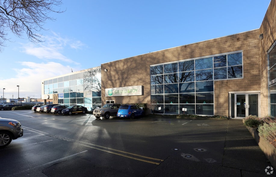 2326-2330 Government St, Victoria, BC for lease - Building Photo - Image 1 of 9