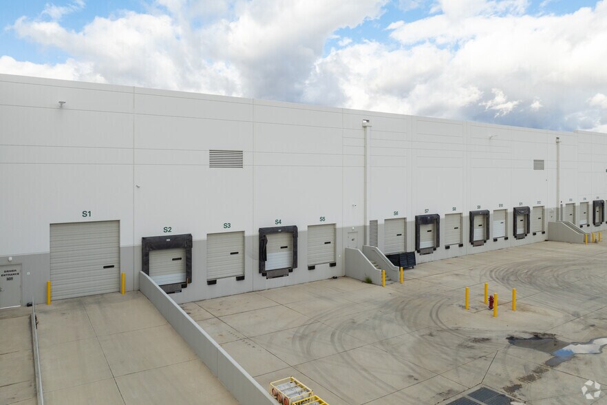 9375 Alabama St, Redlands, CA à louer - Photo du bâtiment - Image 3 de 5