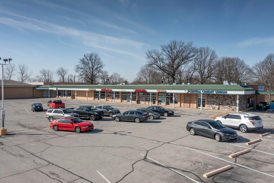 4540-4590 N Shadeland Ave, Indianapolis, IN for lease - Building Photo - Image 1 of 4