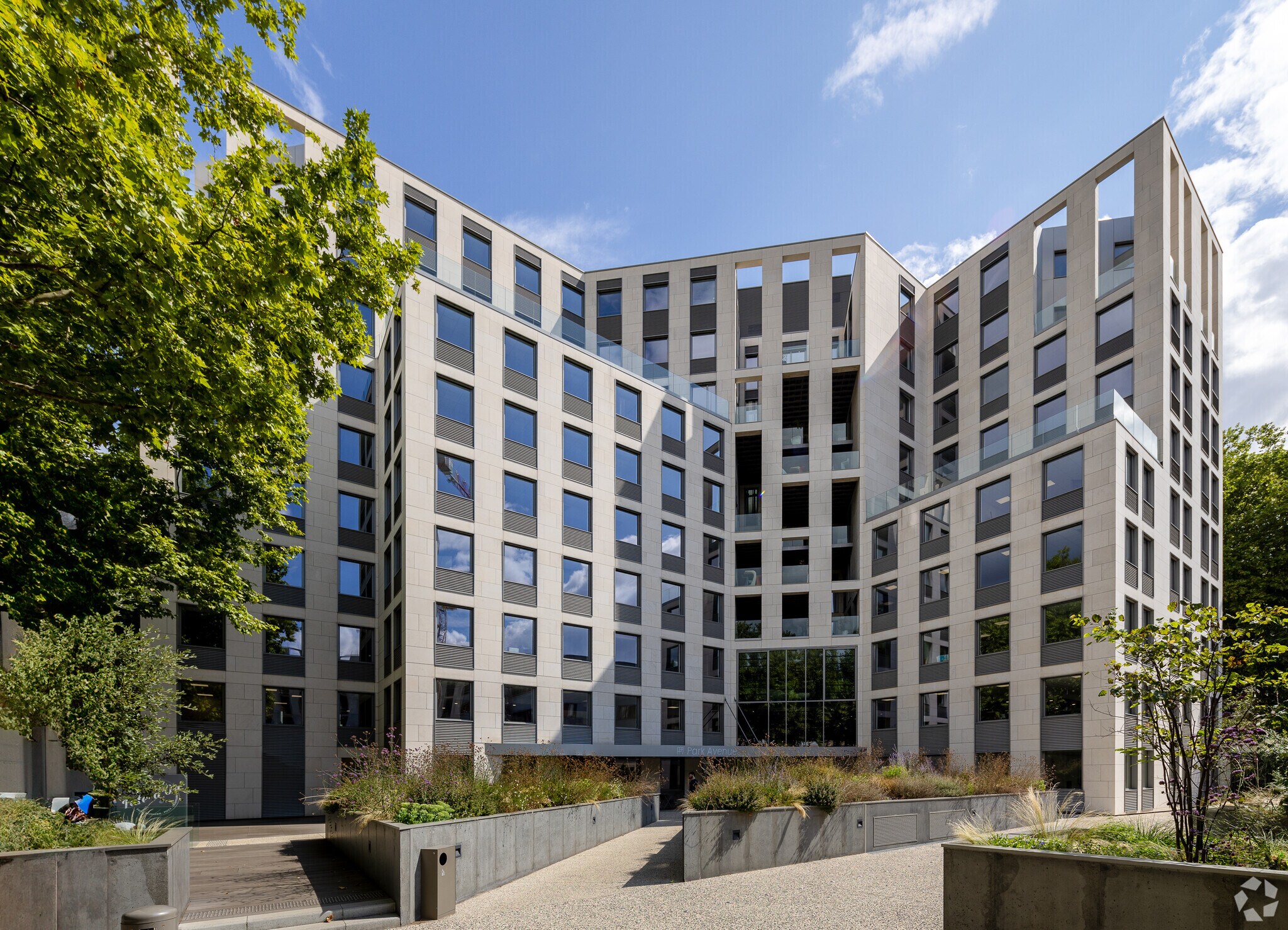 81 Boulevard De La Bataille De Stalingrad, Villeurbanne for lease Building Photo- Image 1 of 6