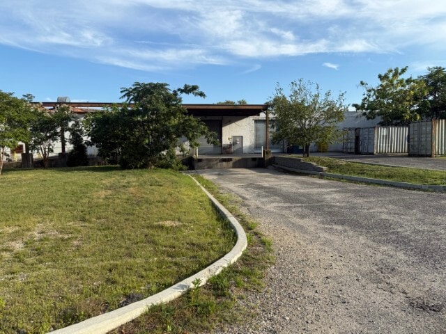 505 Acorn St, Deer Park, NY for lease - Building Photo - Image 2 of 3