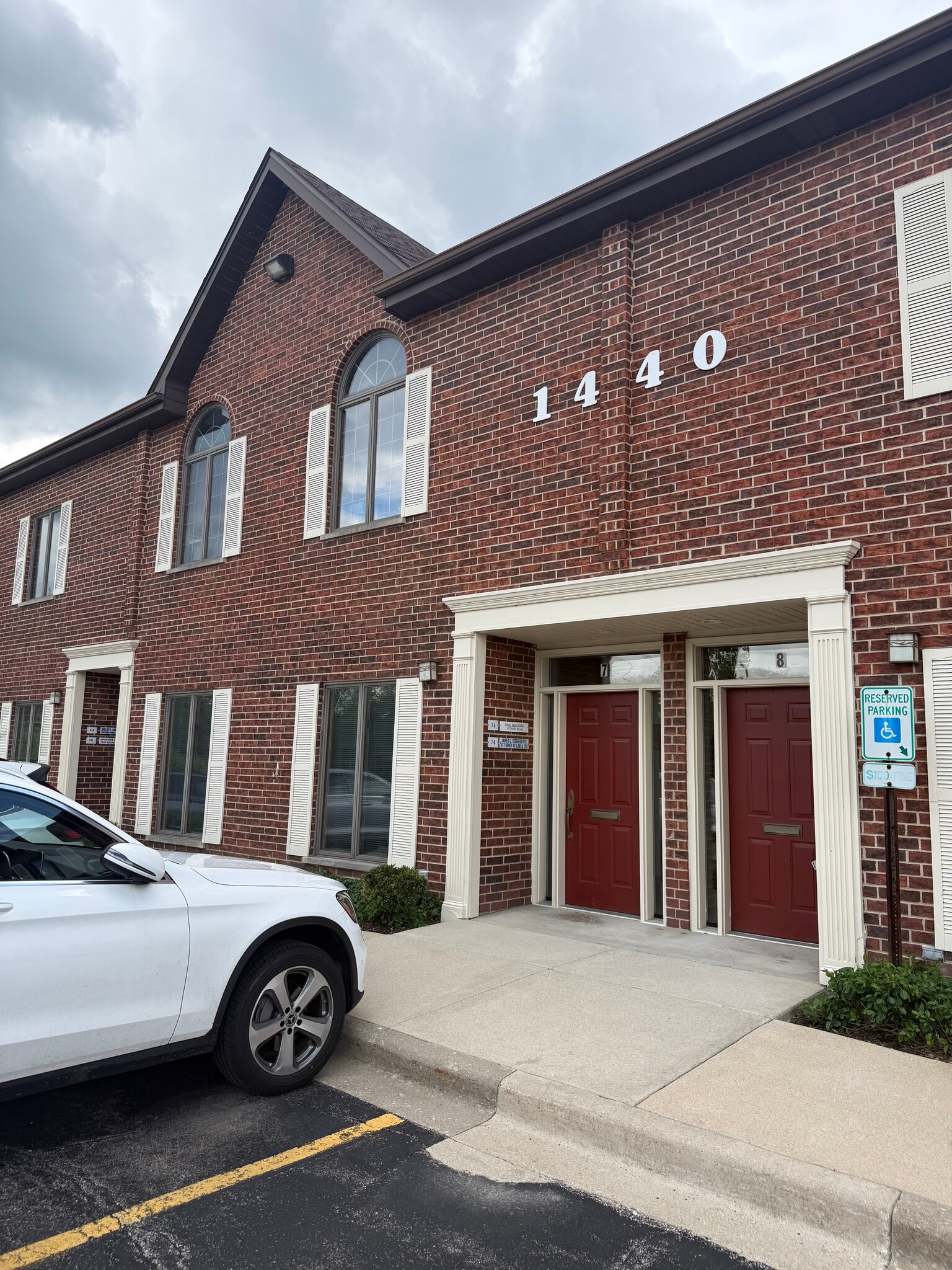 1440 Maple Ave, Lisle, IL for lease Interior Photo- Image 1 of 10