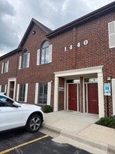 1440 Maple Ave, Lisle, IL for lease Interior Photo- Image 1 of 10