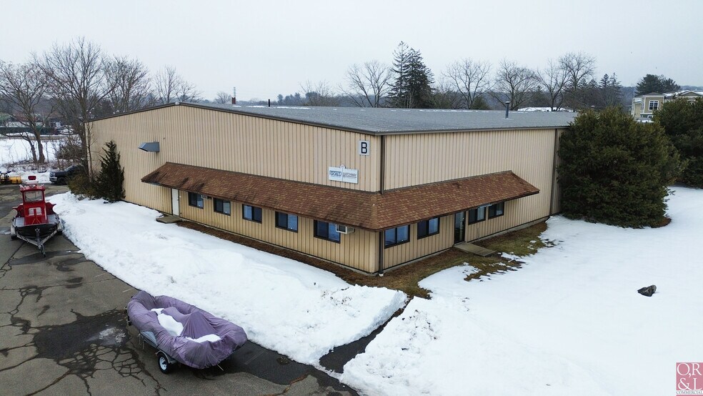 39A & 39B Industrial Park Rd portefeuille de 2 propriétés à vendre sur LoopNet.ca - Photo du bâtiment - Image 2 de 23