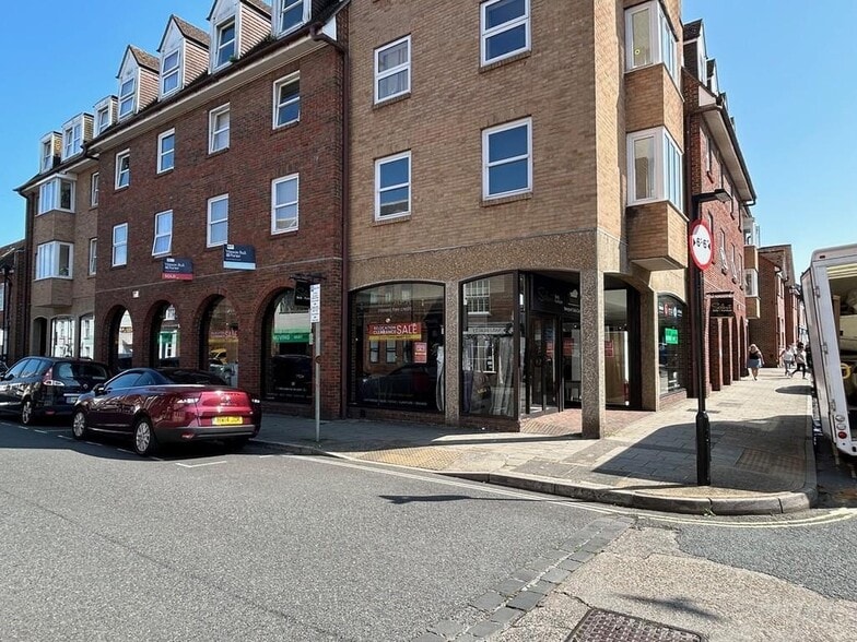 Town Ln, Newport for lease - Building Photo - Image 1 of 4