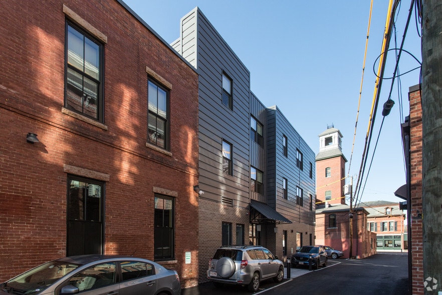 13 W Central St, Natick, MA for lease - Building Photo - Image 2 of 4