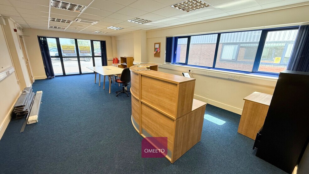 Royal Scot Rd, Derby à vendre - Photo du bâtiment - Image 2 de 10