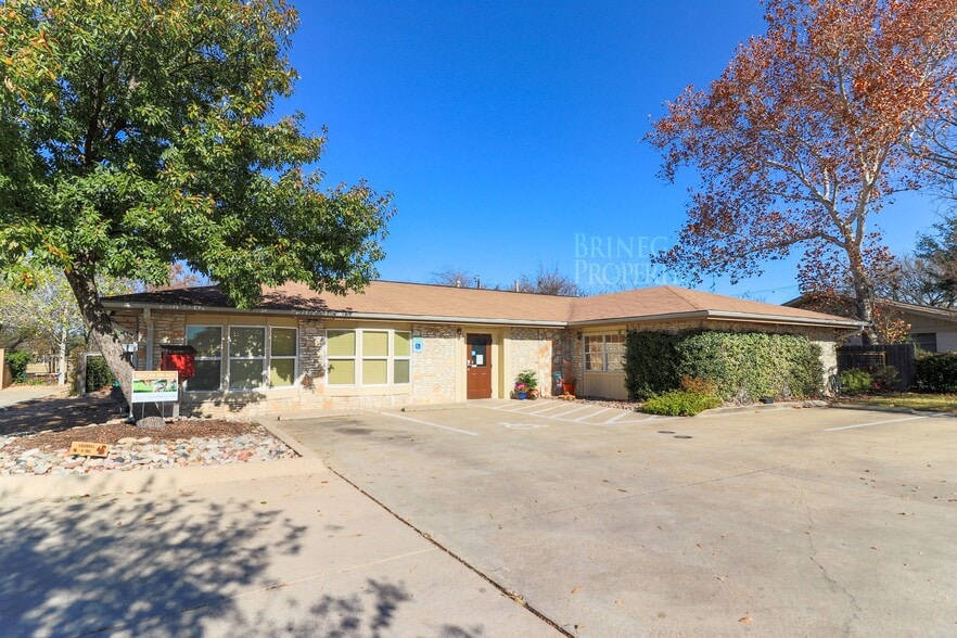 104 Northwest Dr, Round Rock, TX à vendre - Photo du bâtiment - Image 2 de 8