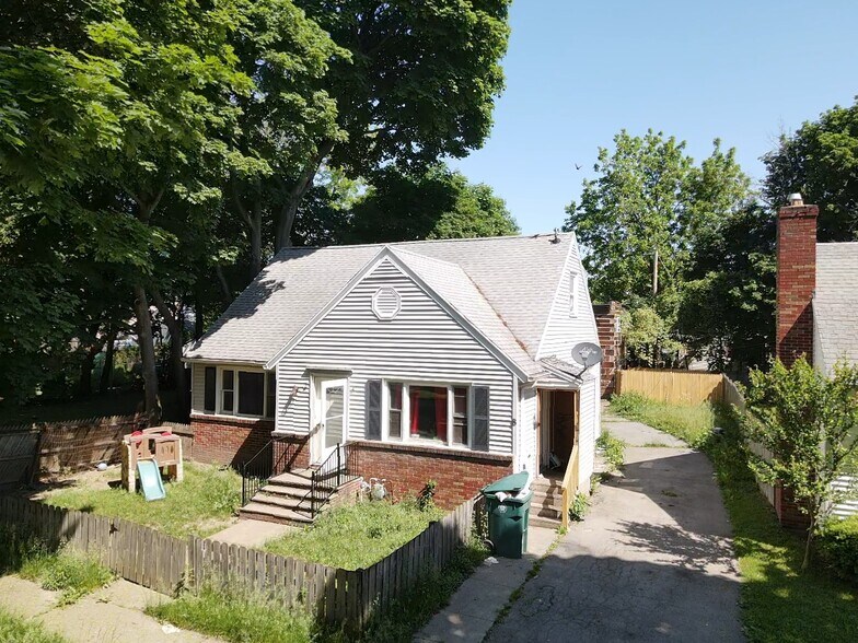 8 Welstead Pl, Rochester, NY à vendre - Photo principale - Image 1 de 1