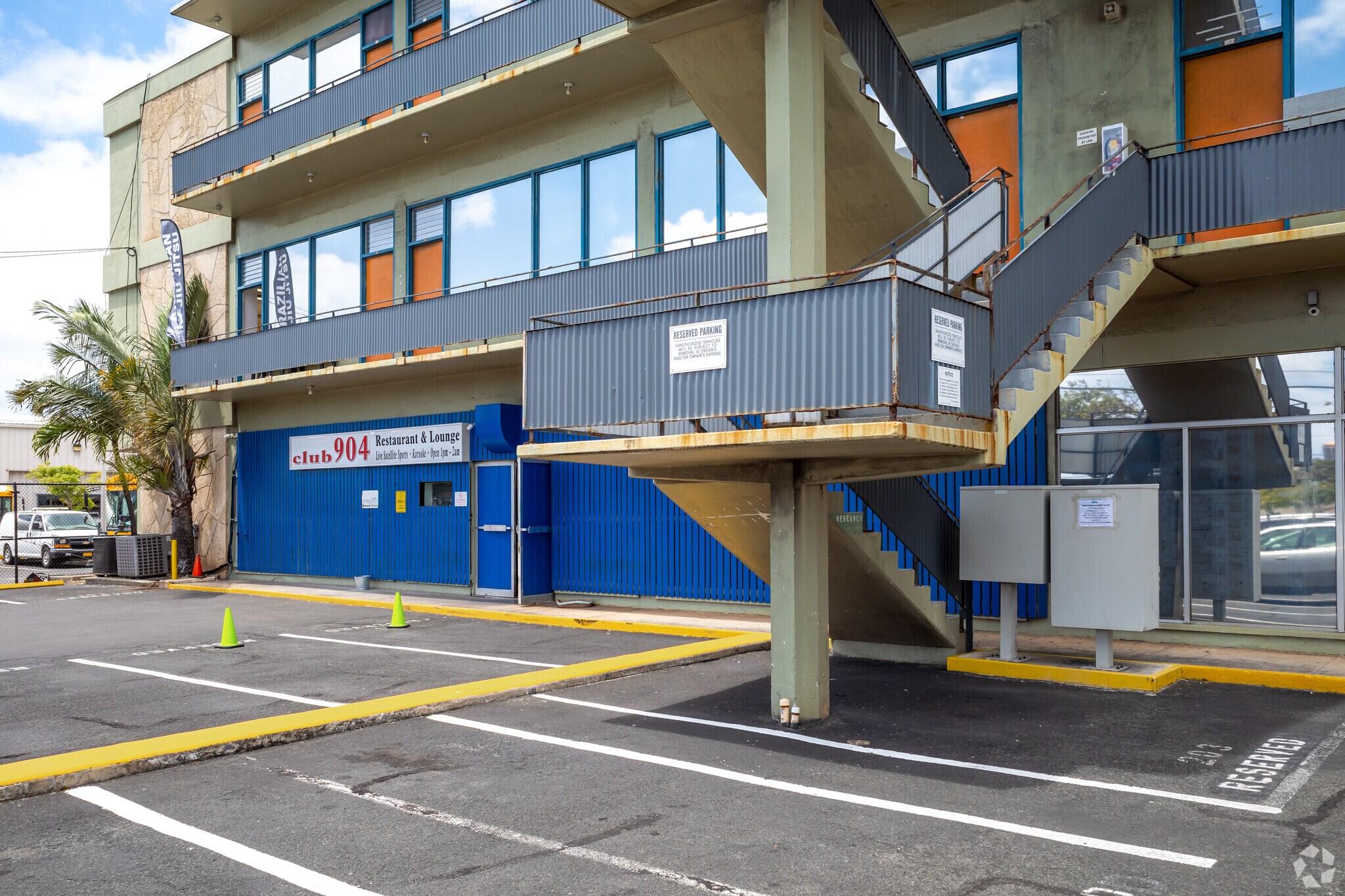 904 Kohou St, Honolulu, HI for lease Building Photo- Image 1 of 5