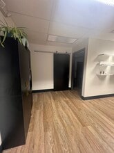 12721 NE Bel Red Rd, Bellevue, WA à louer Photo intérieure- Image 2 de 7