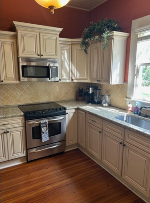 500 W John St, Matthews, NC à vendre Photo intérieure- Image 1 de 3