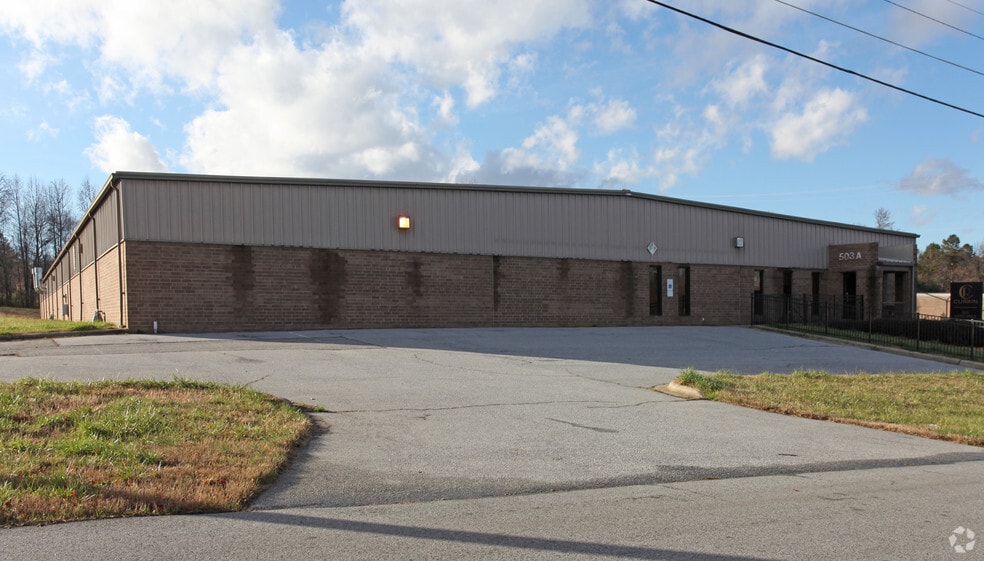 503 Aztec Dr, High Point, NC for lease - Building Photo - Image 2 of 11