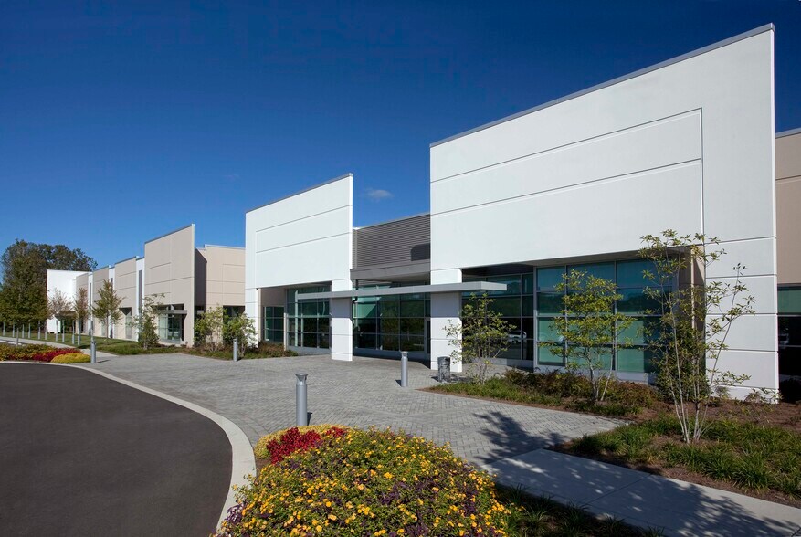 530 Great Circle Rd, Nashville, TN for sale - Building Photo - Image 2 of 10