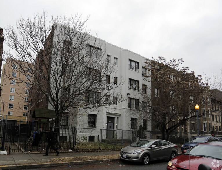 1433 Columbia Rd NW, Washington, DC à vendre - Photo du bâtiment - Image 2 de 3