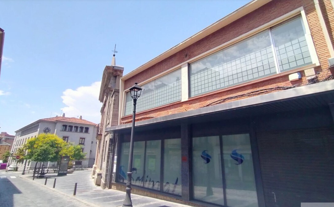 Office/Retail in Ávila, Ávila for lease Interior Photo- Image 1 of 1