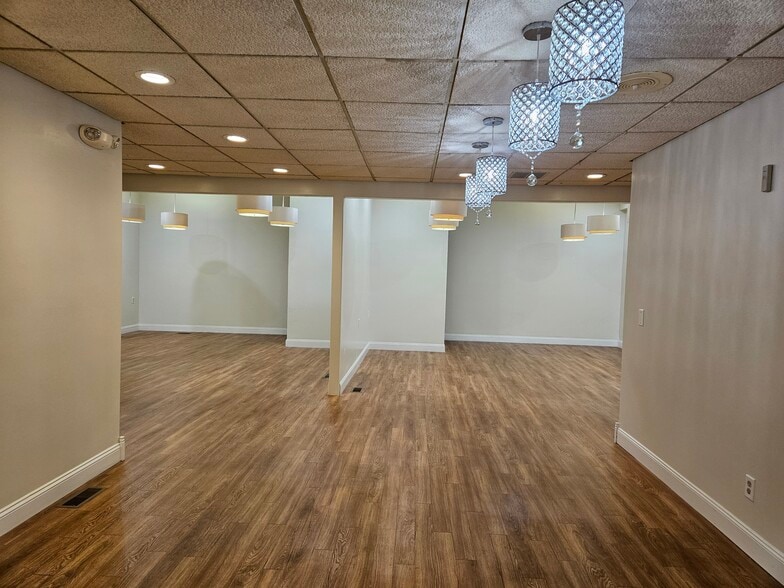 5820 Gratiot Rd, Saginaw, MI for lease - Building Photo - Image 3 of 17