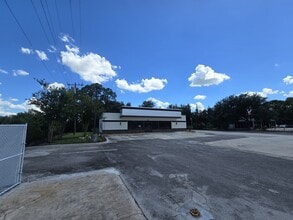8801 20th St, Vero Beach, FL for lease Interior Photo- Image 2 of 9