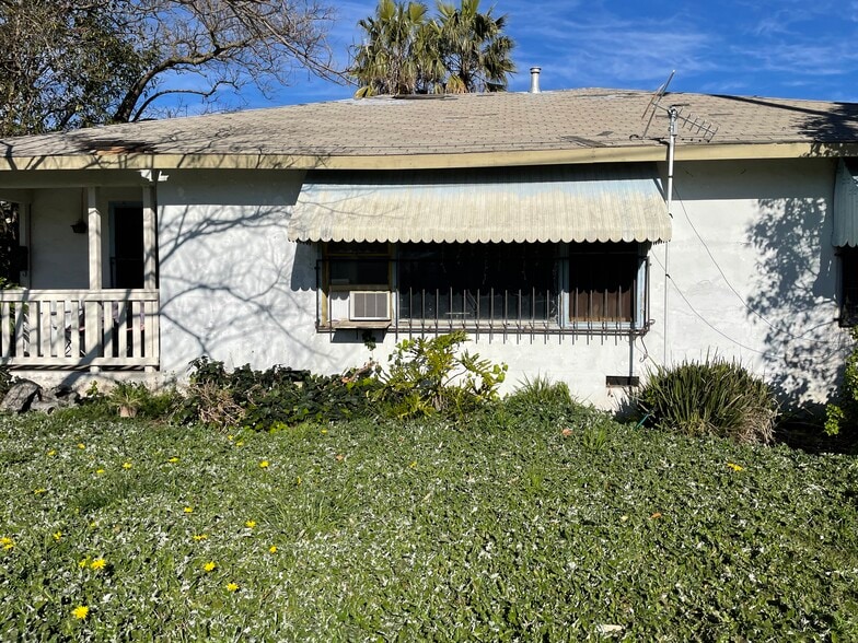 921 Rivera Dr, Sacramento, CA à vendre - Photo du bâtiment - Image 2 de 28