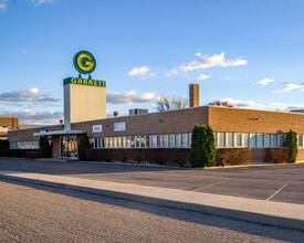 2055 Garrett Way, Pocatello, ID à louer Photo du bâtiment- Image 2 de 3