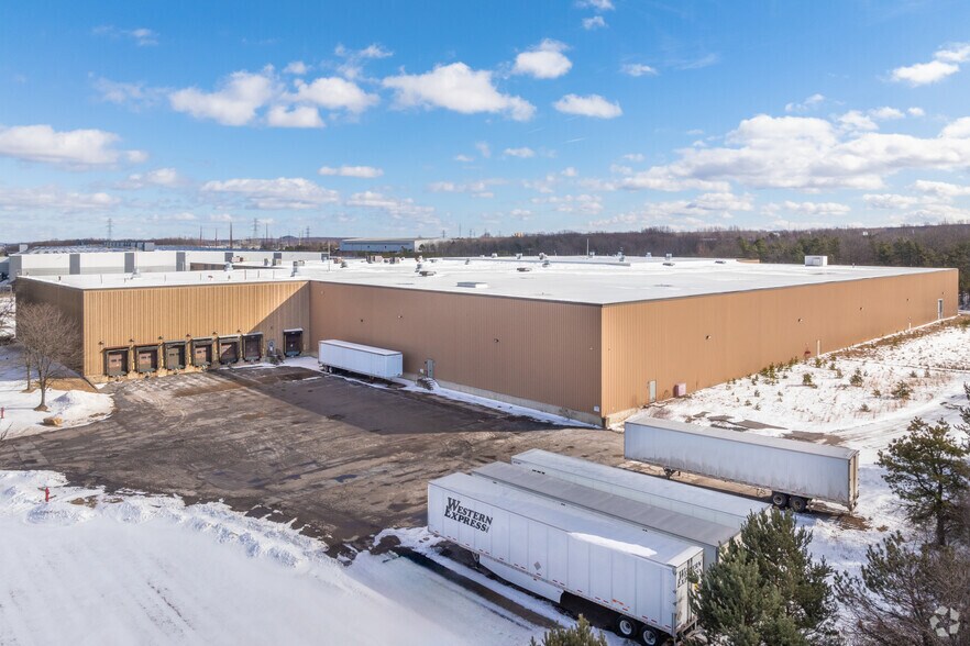 594 Can Do Expy, Hazleton, PA à vendre - Photo du bâtiment - Image 3 de 5