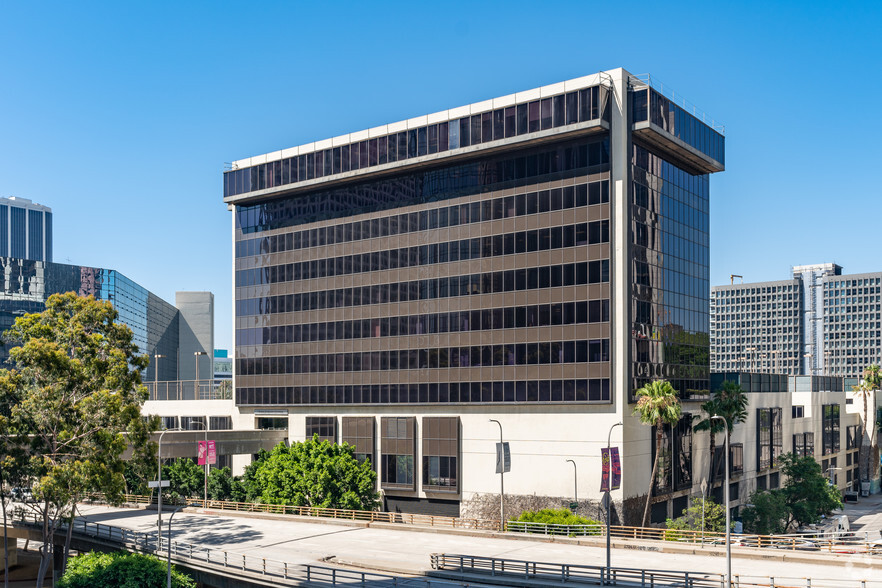 350 S Figueroa St, Los Angeles, CA à vendre - Photo du bâtiment - Image 1 de 1