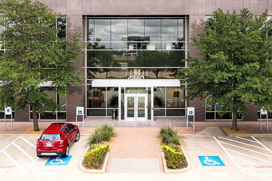 6860 Dallas Pkwy, Plano, TX à louer - Photo du bâtiment - Image 3 de 12