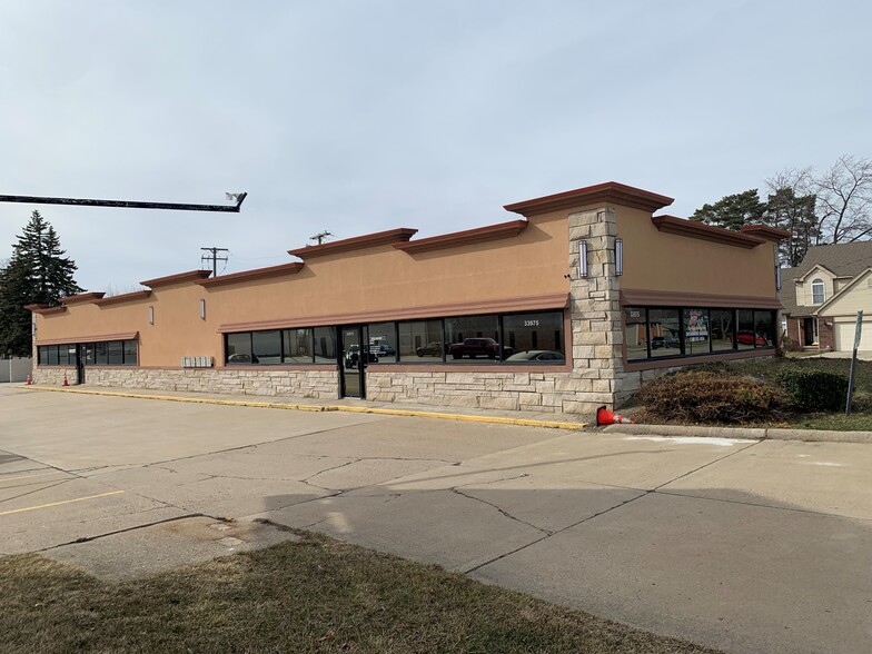 33975 Dequindre Rd, Troy, MI for lease - Building Photo - Image 1 of 5