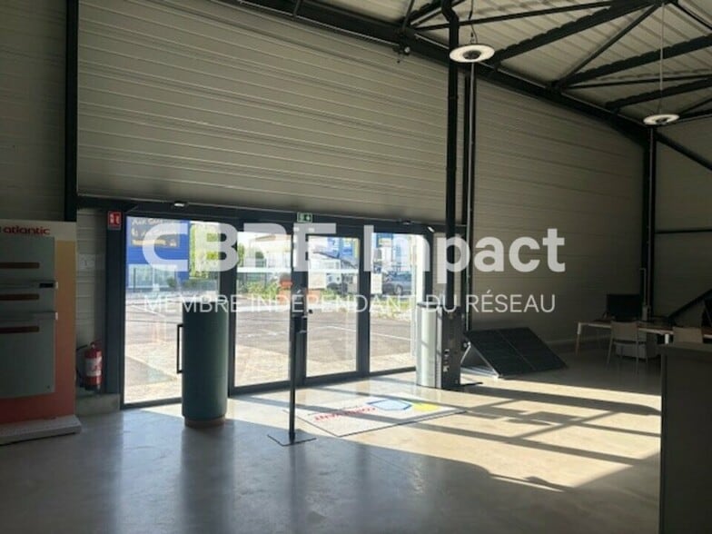 28 Rue Des Blancs Monts, Cormontreuil for lease - Interior Photo - Image 2 of 8